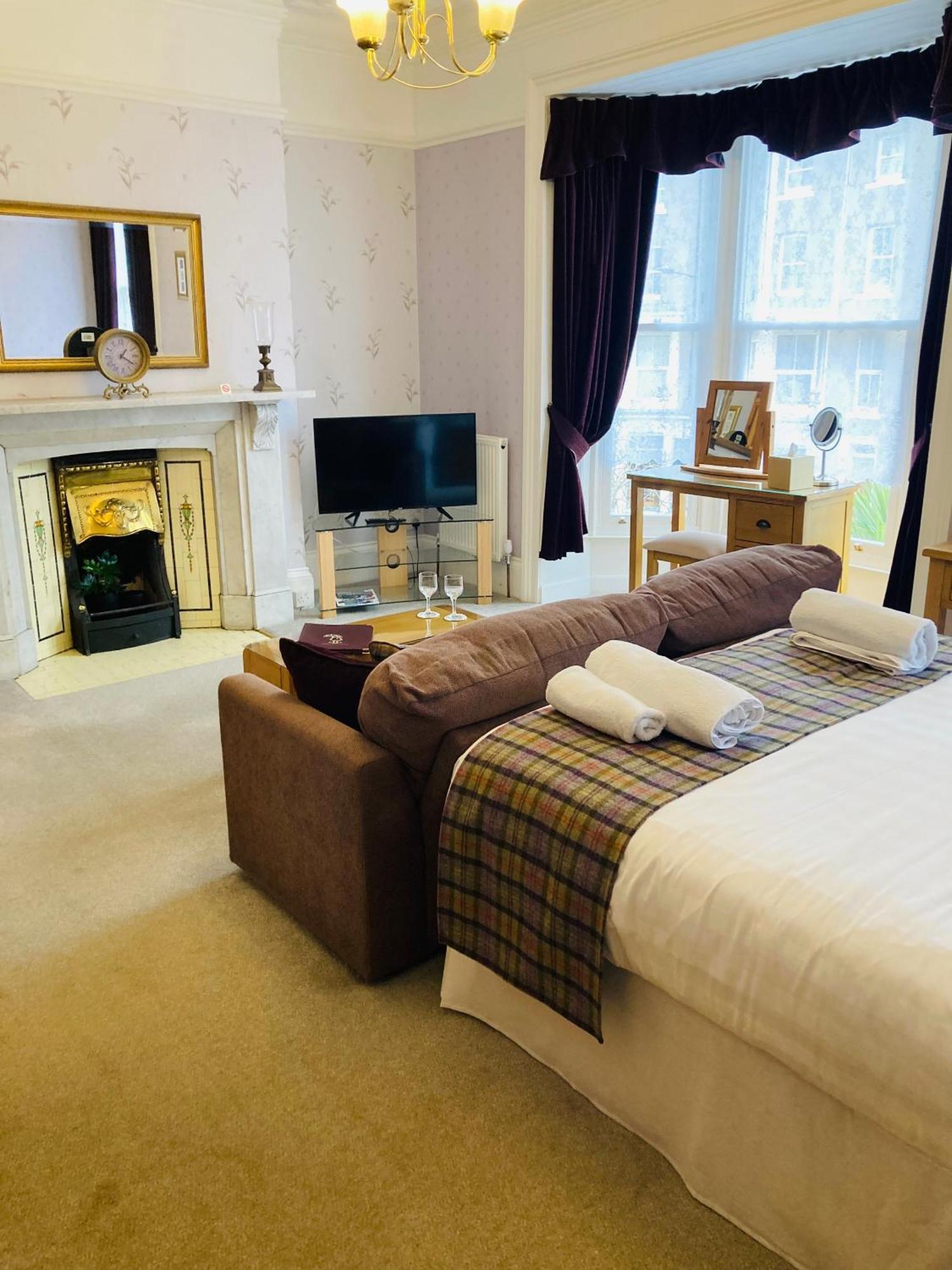 The Pathway Guesthouse Уитби Екстериор снимка