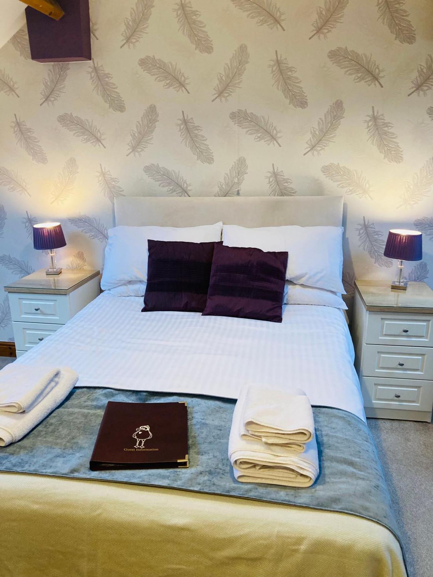 The Pathway Guesthouse Уитби Екстериор снимка