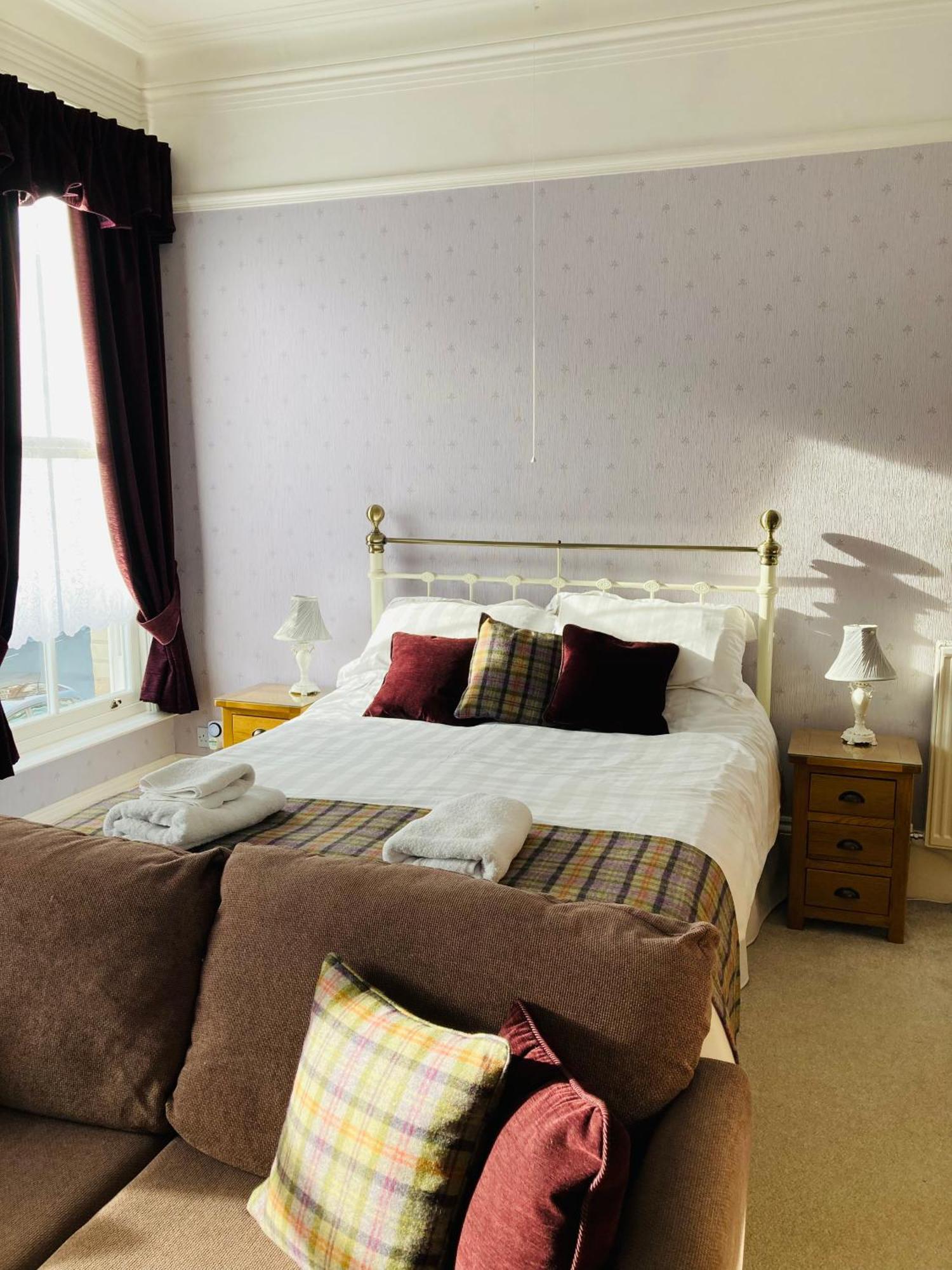 The Pathway Guesthouse Уитби Екстериор снимка