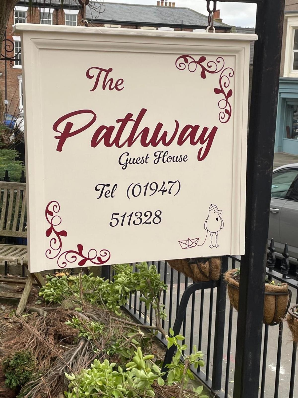 The Pathway Guesthouse Уитби Екстериор снимка
