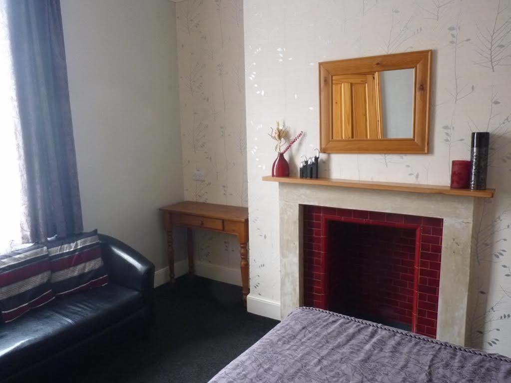 The Pathway Guesthouse Уитби Екстериор снимка